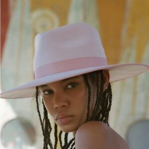 NEW! Lack of color stardust pink rancher